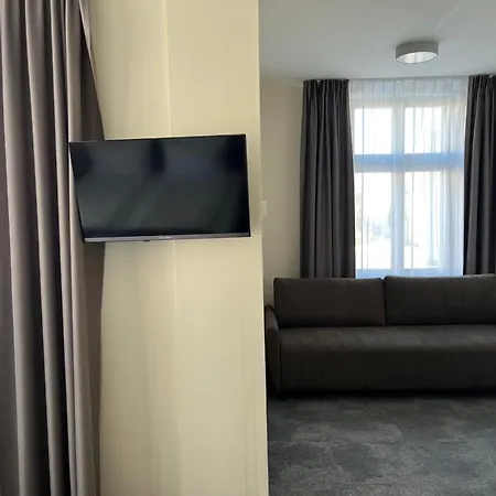 Neos 3* ミエンジズドロイェ